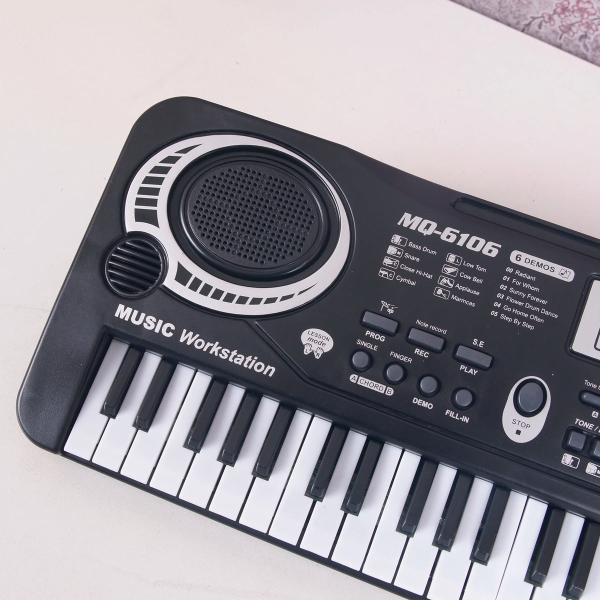 61 Keys Digital Electronic Keyboard Black Electric Piano with Microphone